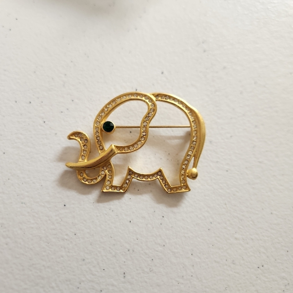 Vintage Outline Elephant Pin Brooch  Large Gold Tone Rhinestones Costume 1970s - Picture 3 of 5